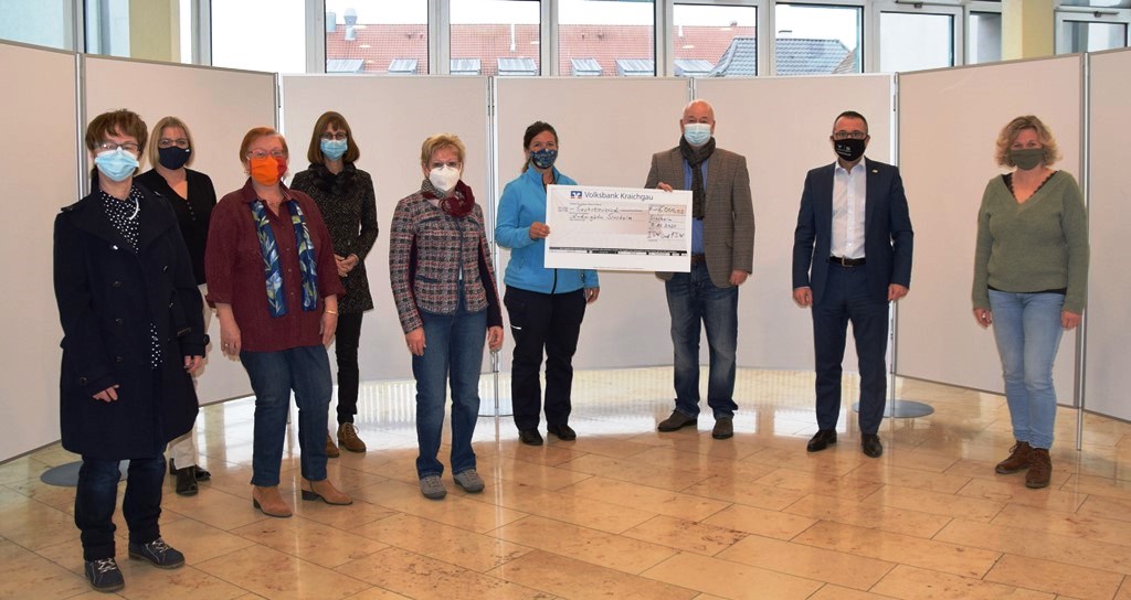 Sinsheim: Geldsegen – Initiative Sinsheimer Weihnachtsmarkt spendet an Sinsheimer Einrichtungen