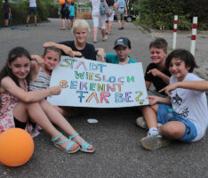 In Schatthausen wird demonstriert – Lehrschwimmbecken im Kraichgau mit ungewisser Zukunft