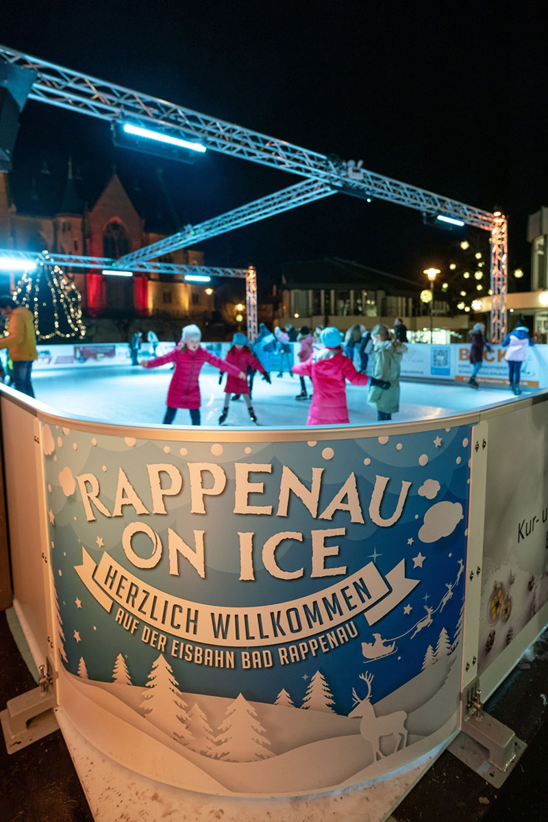 Winterfreuden rund ums Rathaus Bad Rappenau mit Nikolausmarkt, Winterdorf und Kunsteisbahn
