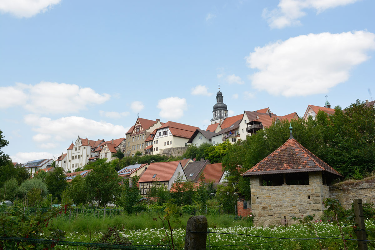 Ansicht Gochsheim mit Schloss, Kirche und Schloss-Café