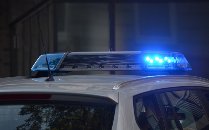 Sinsheim-Weiler: 24-jähriger Audi-Fahrer beschädigt geparkten Suzuki unter Alkoholeinfluss