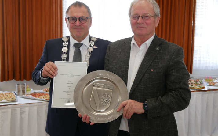 Verleihung des Wappentellers der Stadt Eppingen an Stadt- und Ortschaftsrat Anton Varga