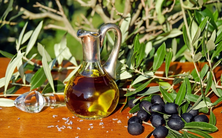 Gesundheitliche Vorteile von extra nativem Olivenöl in der mediterranen Ernährung