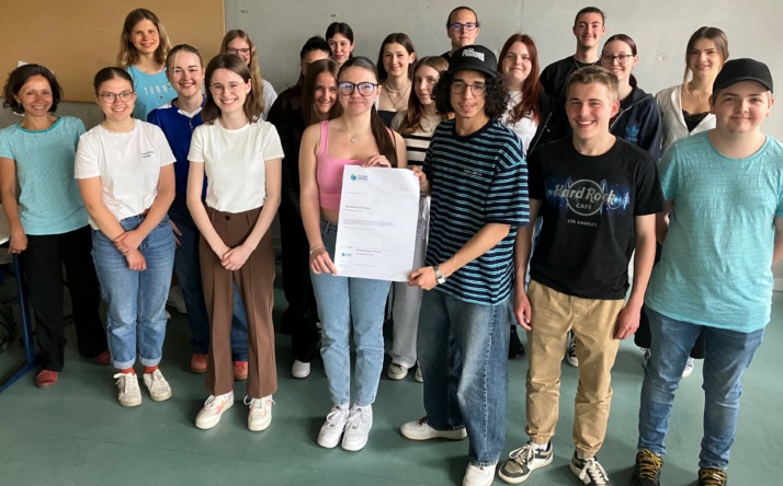Sinsheim: Klasse SGG11.3 der Albert-Schweitzer-Schule befragt KI zu den Europawahlen