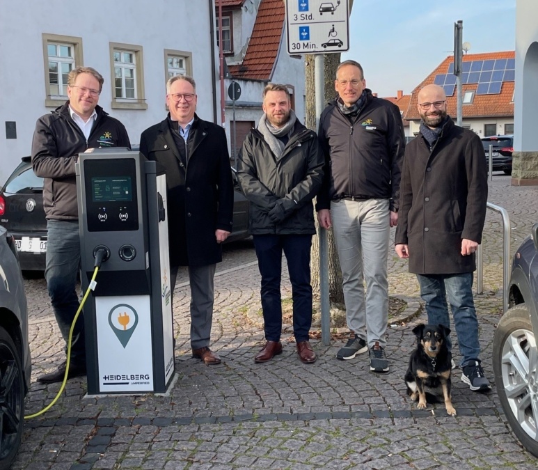 Neue Ladesäule in Dielheim eingeweiht