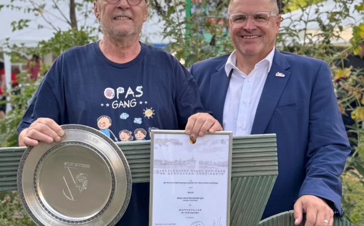 Eppingen ehrt Hans-Gerd Hockenberger mit Wappenteller