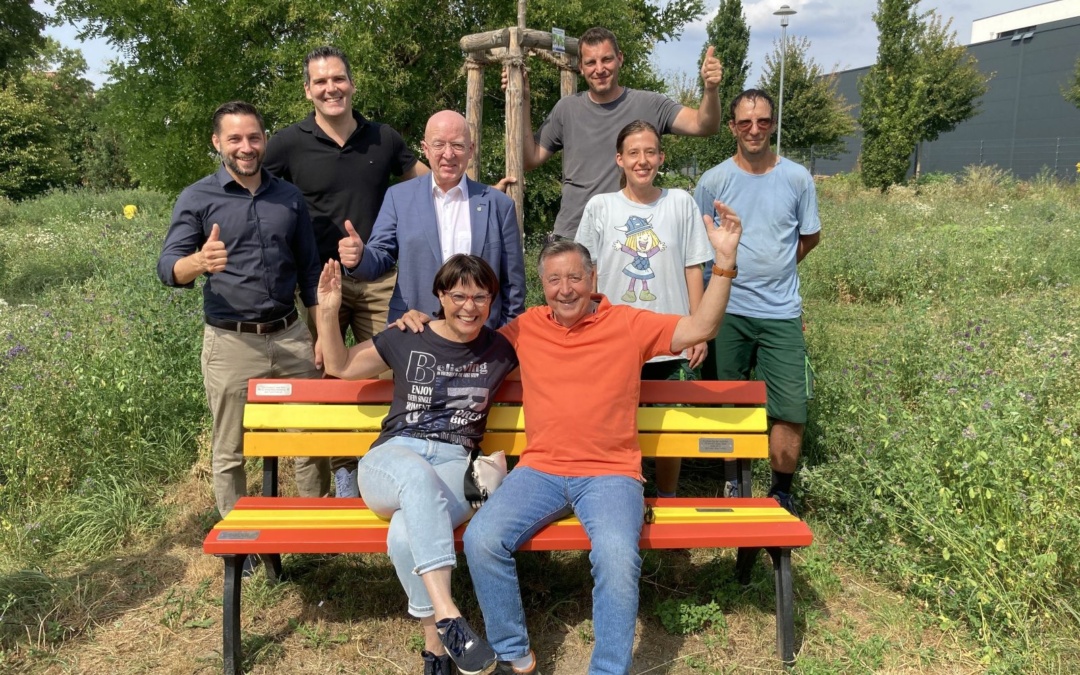 Humorbank bringt Farbe und Freude in den Leimbachpark