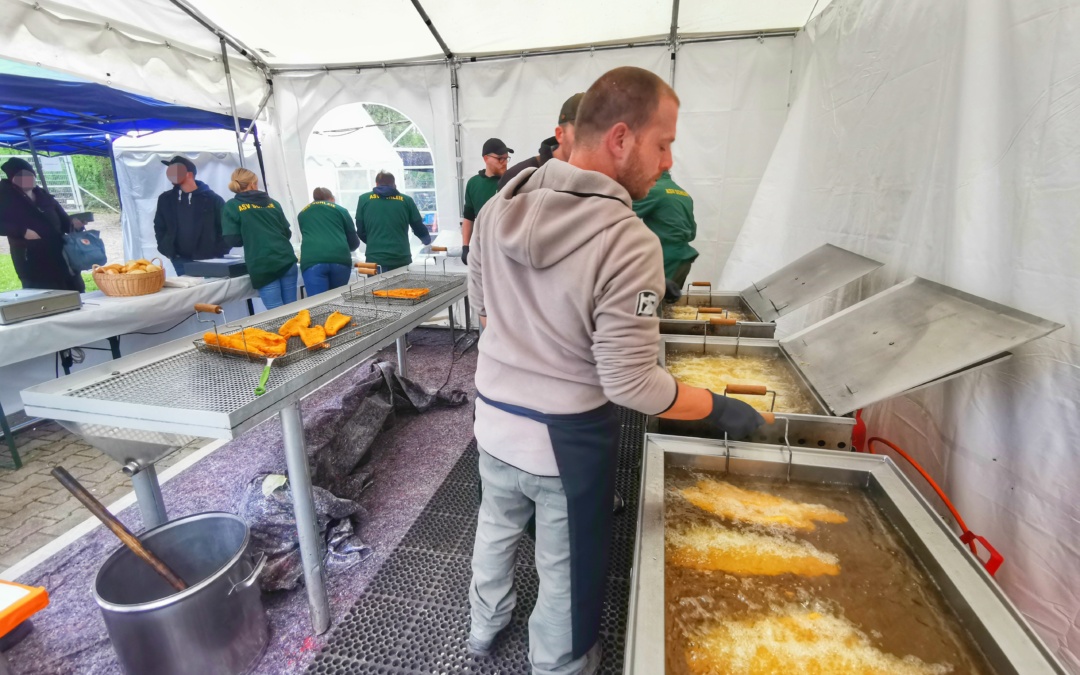 Traditioneller Fischverkauf am Karfreitag beim ASV Schleie Oftersheim