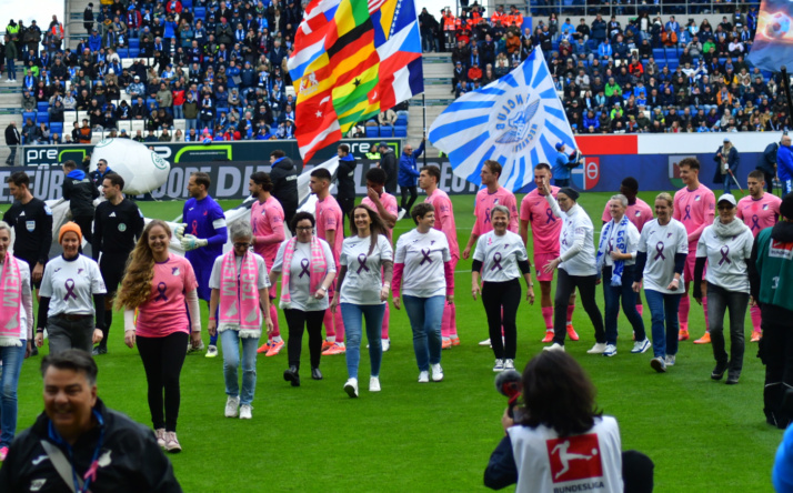 Gemeinsam stark gegen Brustkrebs – TSG Hoffenheim und GRN Klinik Sinsheim setzen Zeichen im Pinktober