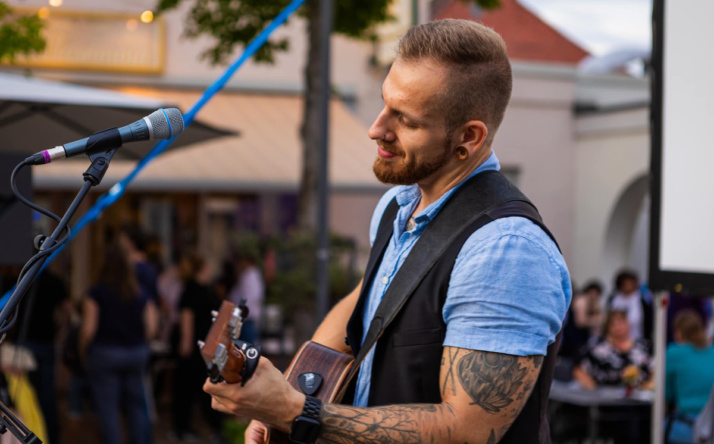 Robin Carpe solo – Letzte Veranstaltung vor der Winterpause