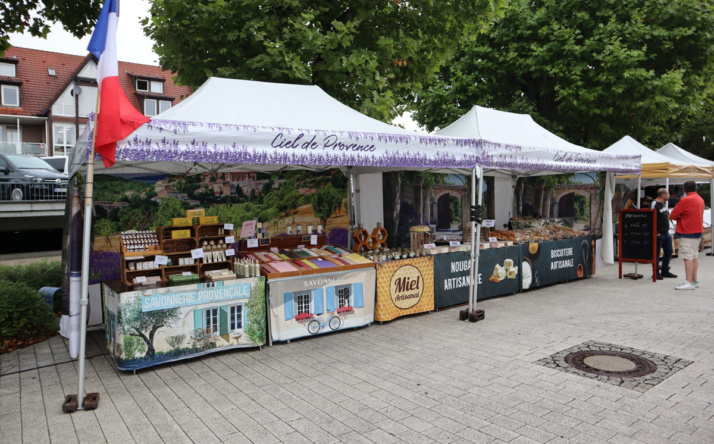 Französischer Markt in der Allee