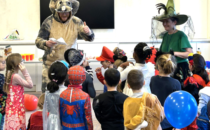 Närrische Machtübernahme im Pfinztaler Rathaus