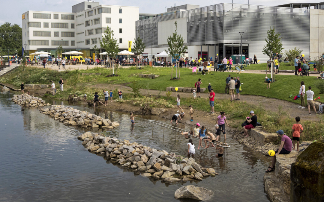 Stadtplaner Hartmut Ayrle führt durch die Bahnstadt