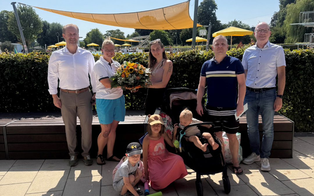 Hunderttausendster Besucher der Saison empfangen