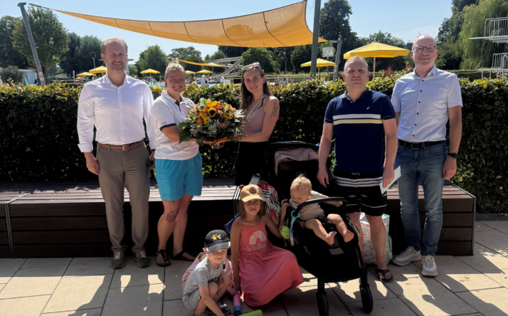 Hunderttausendster Besucher der Saison empfangen