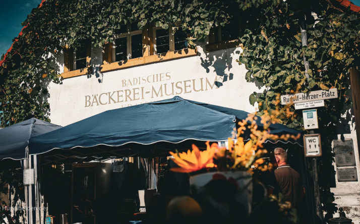 Der historische Gemeindebackofen in Gochsheim glüht wieder