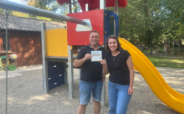 Neues Spielgerät für Familientreffpunkt